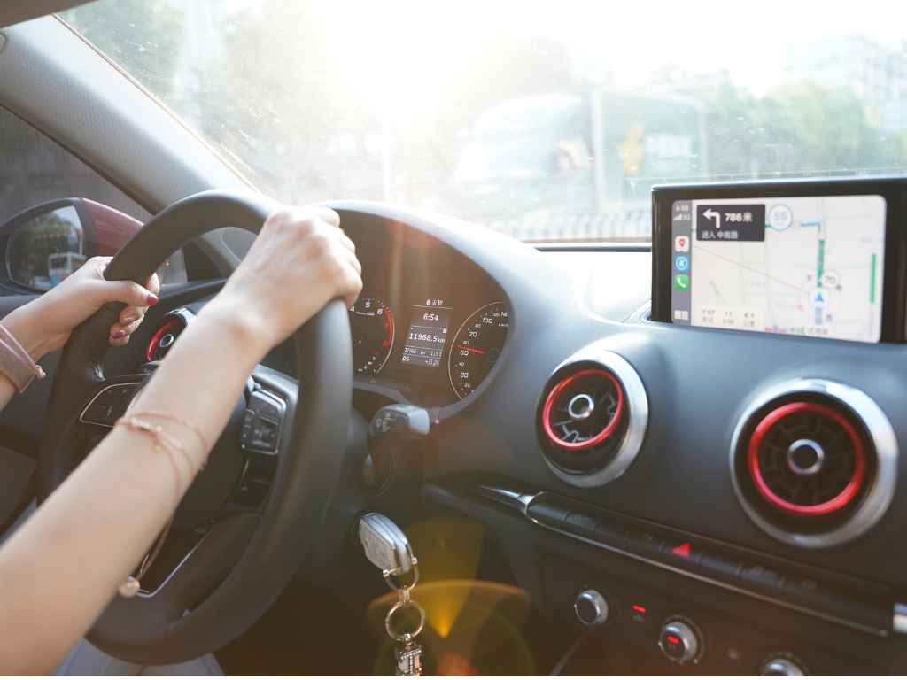 アメリカでの運転は慣れましたか？免許の取得方法や試験内容はどのようなもので したか?
